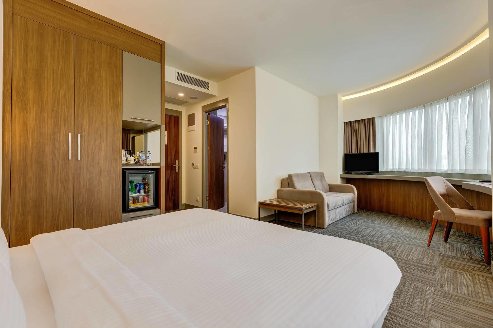 Plus Hotel Bostanci Atasehir Istanbul Exterior foto